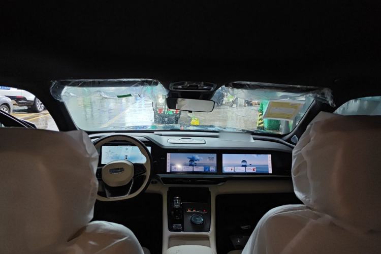 Used Geely Auto Monjaro L 2025 Dongfang Yao 2.0TD Automatic Jinzhao Edition Headliner