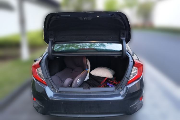 Used Honda Civic 2016 220TURBO CVT Luxury Edition Trunk