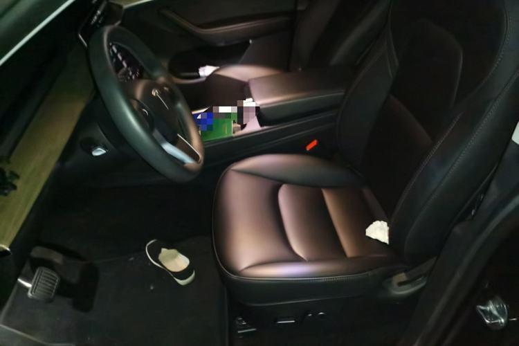 Used Tesla Model Y 2022 Rear-Wheel-Drive Version Left Front Seat