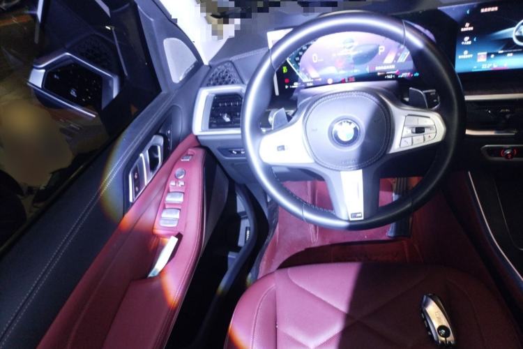 Used BMW X5 2023 xDrive 30Li Luxury M Sport Package Steering Wheel