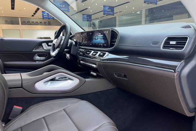 Used Mercedes-Benz GLS 2023 Refresh GLS 450 4MATIC Fashion Edition
