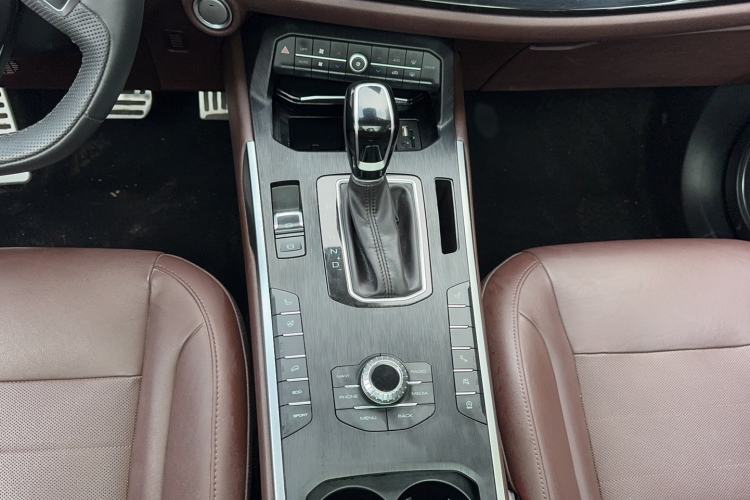 Used Wey VV5 2017 2.0T Ultra-Luxury Version
