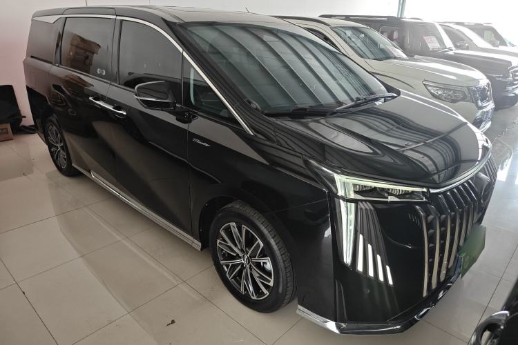 Used GAC Trumpchi M8 2024 Master Series 400T Ultimate Edition Front Right 45 Deg