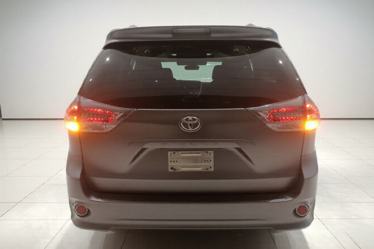 Used Toyota Sienna (Parallel Import) 2015 3.5L Automatic 7-Seater Parallel Import