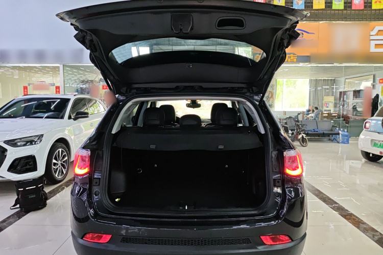 Used Jeep Compass 2017 200T Automatic Family Edition Trunk