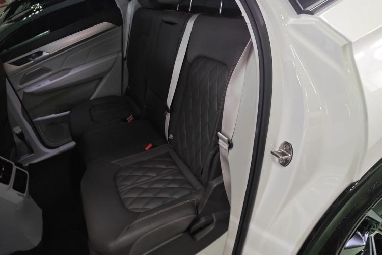 Used Volkswagen Tavendor 2023 380TSI Four-Wheel Drive R-Line First Edition
