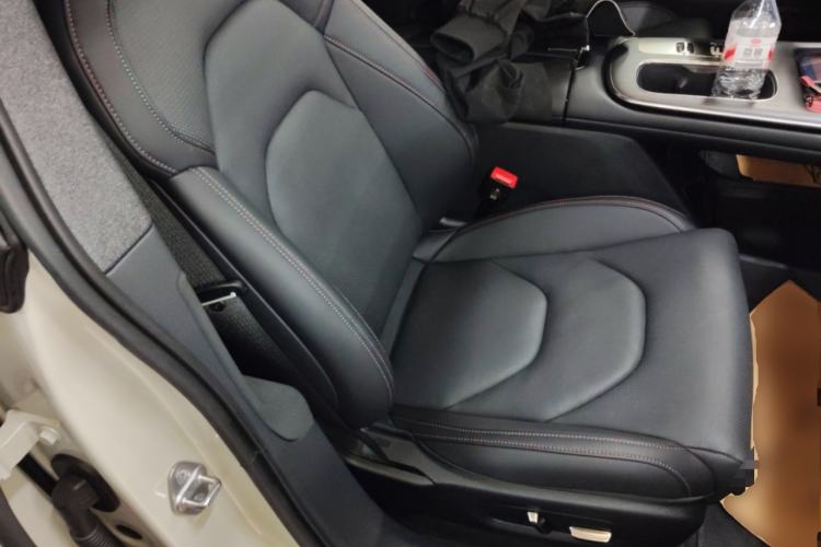 Used Xiaomi Auto SU7 2024 Rear-Drive Ultra-Long Range Advanced Pro-Level Intelligent Driving Version Right Front Seat