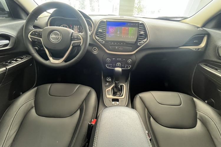 Used Jeep Cherokee 2016 2.4L Professional Edition