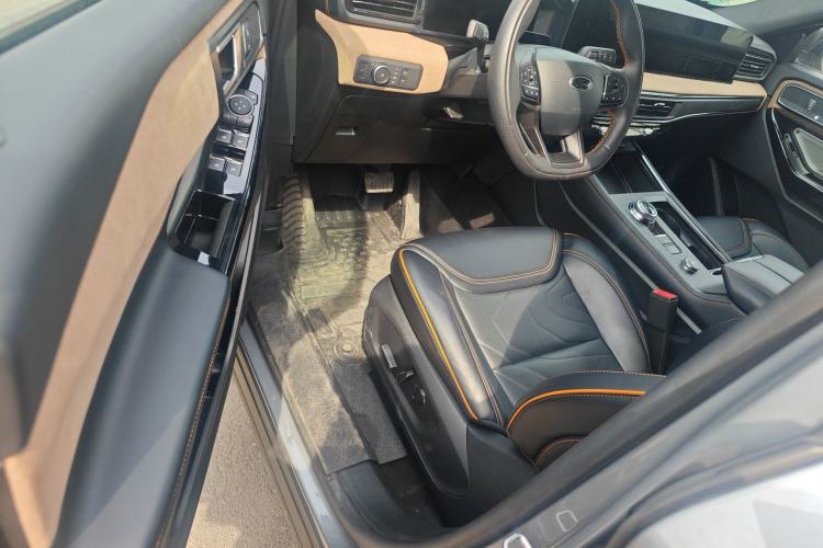 Used Ford Explorer 2024 2.3T EcoBoost Kunlun Peak Edition 6-Seater
