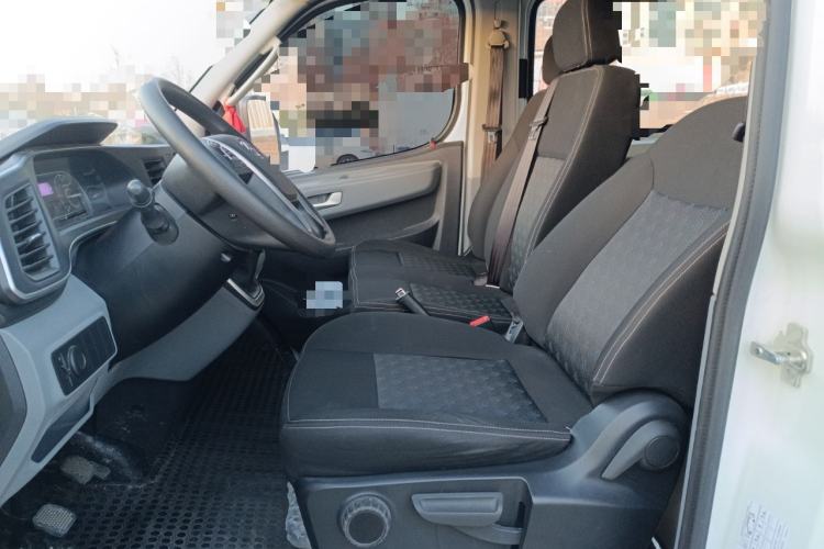 Used SAIC MAXUS Xintu V80 2023 2.0T Manual Classic Aoyuntong Long Wheelbase Mid-Height 6/7/8/9-Seater Left Front Seat