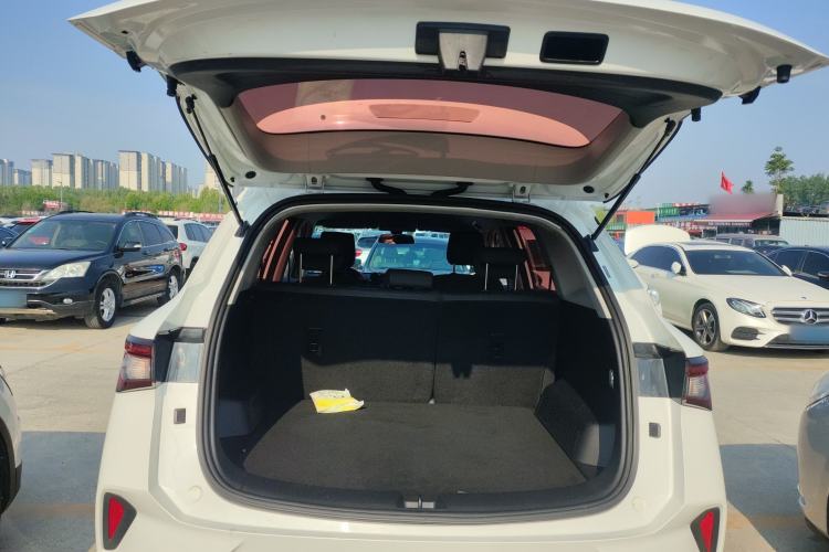 Used Wuling Asta 2021 1.5T Manual Xingyue Edition Trunk