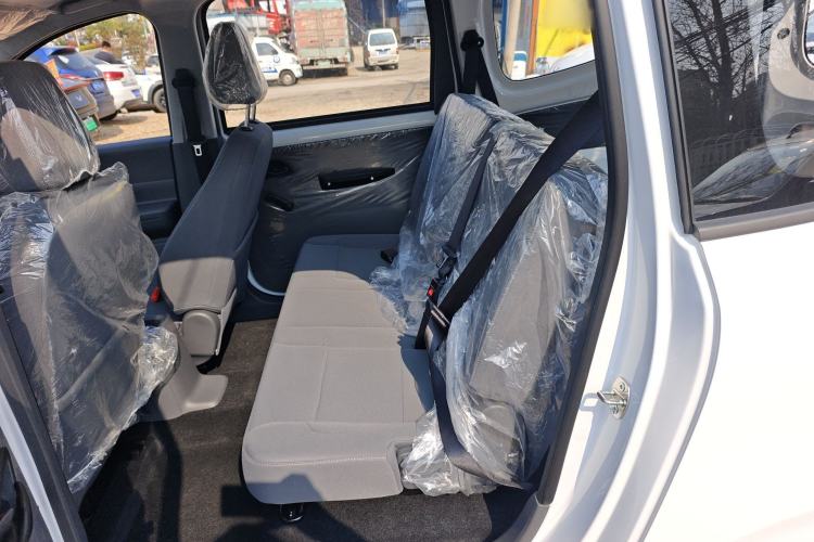 Used Wuling Hongguang New Energy 2025 Extended-Range Hybrid 50 km Standard Version Left Rear Seat