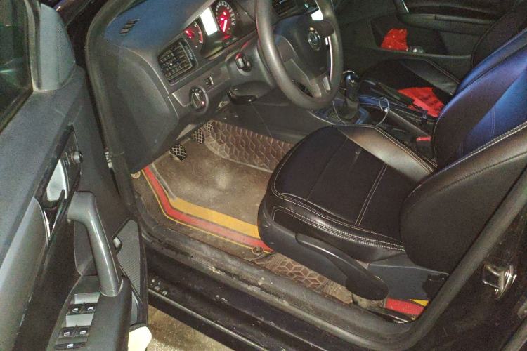 Used Volkswagen Lavida 2013 Revised Classic 1.6L Manual Fashion Edition
