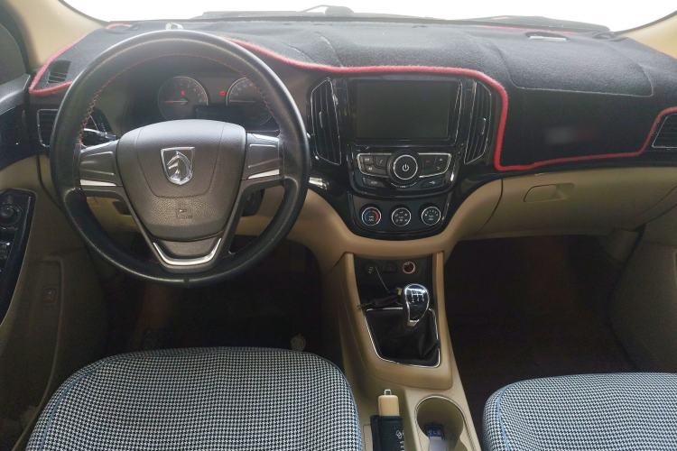 Used Baojun 730 2014 1.5L manual Comfort ESP version 7 seats