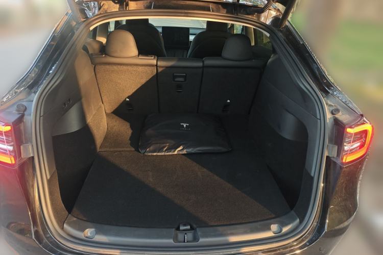 Used Tesla Model Y 2023 High-Performance All-Wheel-Drive Version