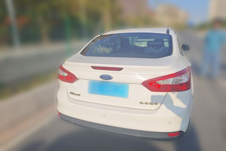 Used Ford Focus 2012 Sedan 1.6L Automatic Fashion Edition
