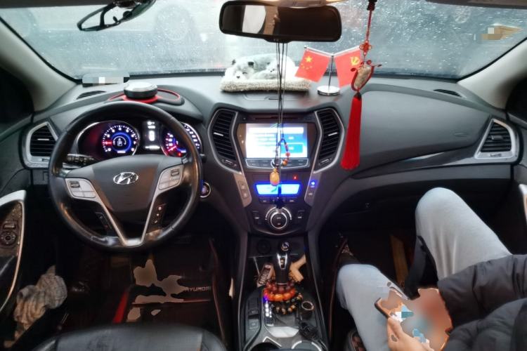 Used Hyundai Santa Fe 2013 2.4L Automatic Two-Wheel Drive Smart Version