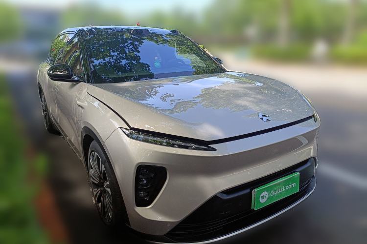 Used Nio ES8 2024 75 kWh Front Right 45 Deg