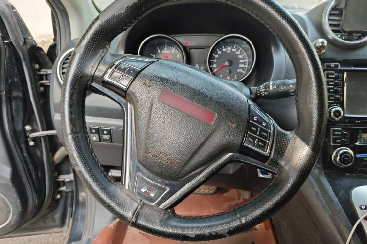 Used Haval H6 2013 Upgraded Model 2.4L Automatic Two-Wheel Drive Elite Version