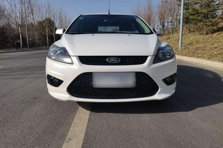 Used Ford Focus 2014 Hatchback Classic 1.8L Automatic Cool White Collector's Edition