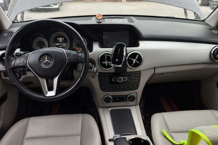 Used Mercedes-Benz GLK-Class 2013 GLK 300 4MATIC Dynamic Sunroof Model