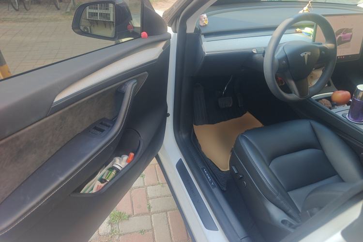 Used Tesla Model Y 2023 Rear-Wheel-Drive Version Driver Seat