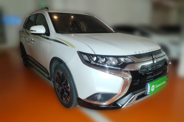 Used Mitsubishi Outlander 2019 2.4L 4x4 Zhi Xiang Edition 5 Seats China VI Standard
