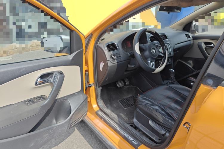 Used Volkswagen Polo 2012 1.6L Cross Polo Automatic Transmission Driver Seat