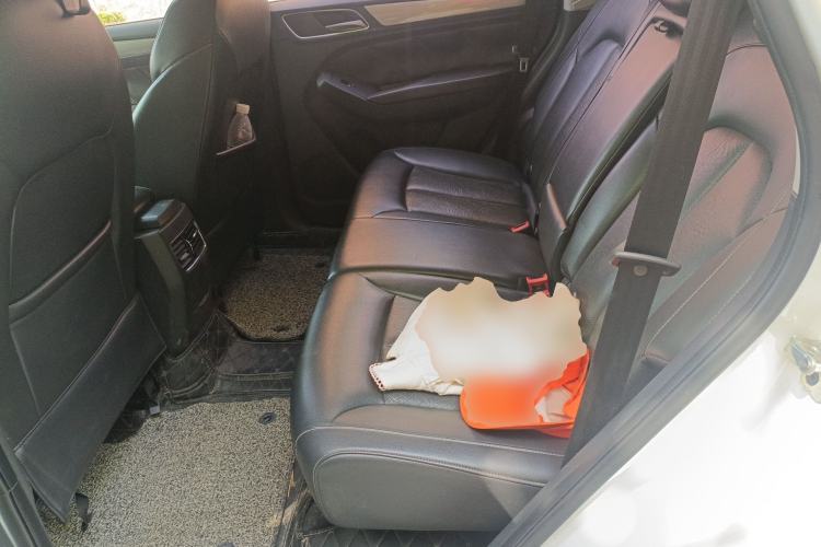 Used Roewe RX5 2016 20T Two-Wheel Drive Automatic Internet Smart Edition
