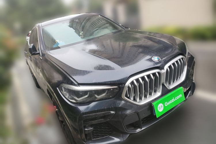 Used BMW X6 2022 xDrive30i M Sport Package Front Right 45 Deg