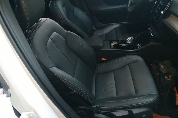 Used Volvo XC40 2021 T4 Four-Wheel Drive Smart Luxury Edition Right Front Seat