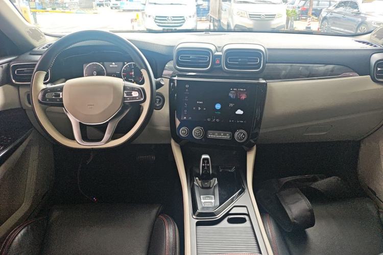 Used Lynk & Co 02 2018 1.5T DCT Two-Wheel Drive Zhaopu Version China V Standard Center Console