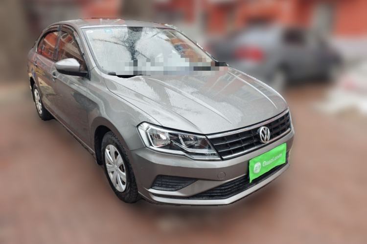 Used Volkswagen Jetta 2017 1.5L Manual Fashion Edition Front Right 45 Deg