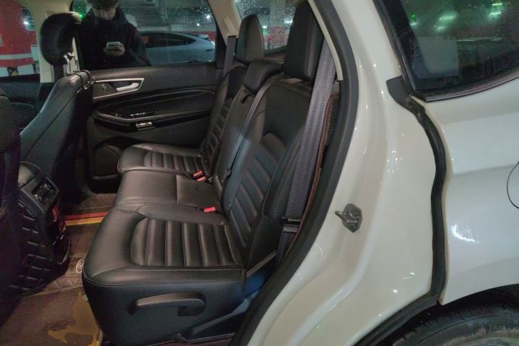 Used Ford Edge 2018 EcoBoost 245 Two-Wheel-Drive Titanium 7-Seater China VI Standard