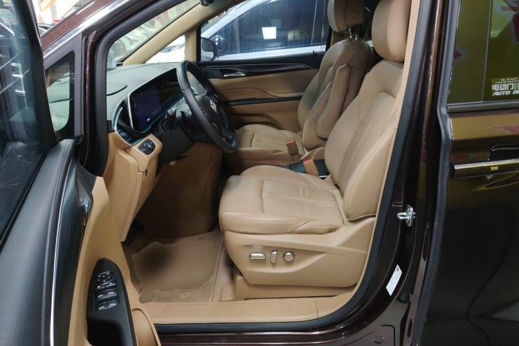 Used Buick GL8 2021 ES Landtrek 653T Luxury Model
