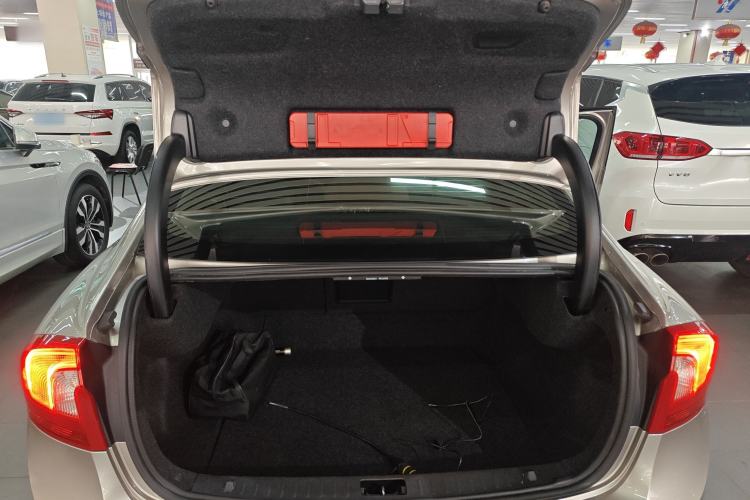 Used Volvo S60 2015 S60L 2.0T Zhiyuan Edition