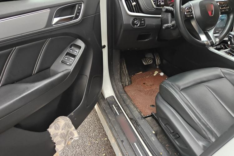 Used Roewe RX5 2018 20T Two-Wheel Drive Automatic Internet Smart Edition
