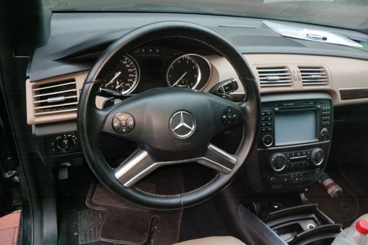 Used Mercedes-Benz R-Class 2011 R 300 L Business Model