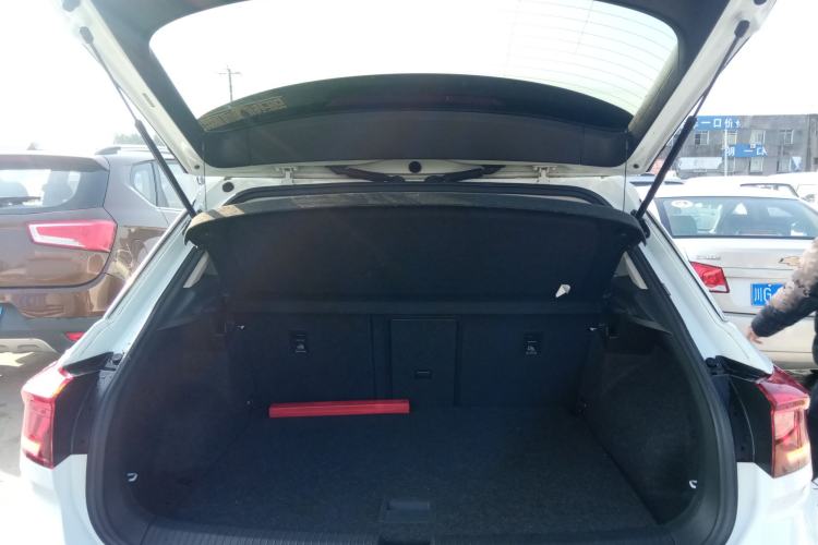 Used Volkswagen T-ROC 2019 230TSI DSG Two-Wheel-Drive Advanced Version China VI Standard
