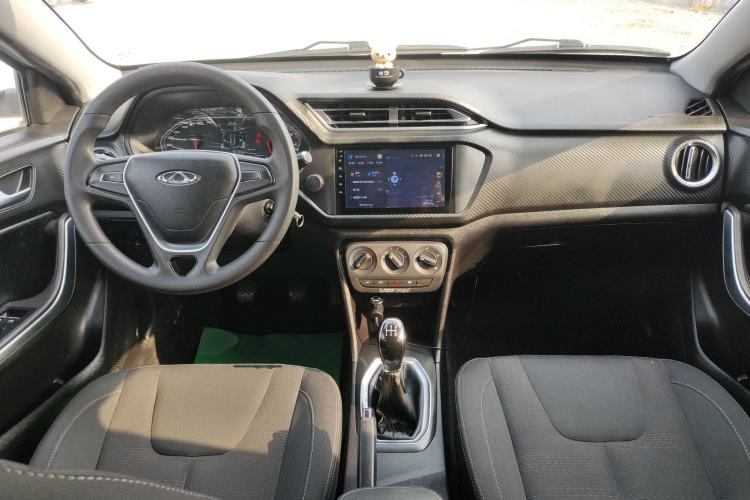 Used Chery Tiggo 3X 2018 1.5L Manual Comfort Edition Center Console