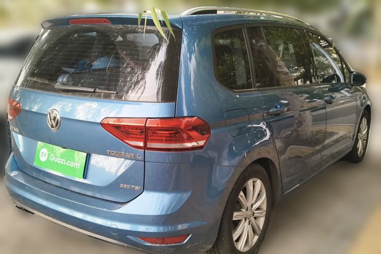 Used Volkswagen Touran 2018 Volkswagen Touran L 280TSI DSG Comfort Edition 7-seater