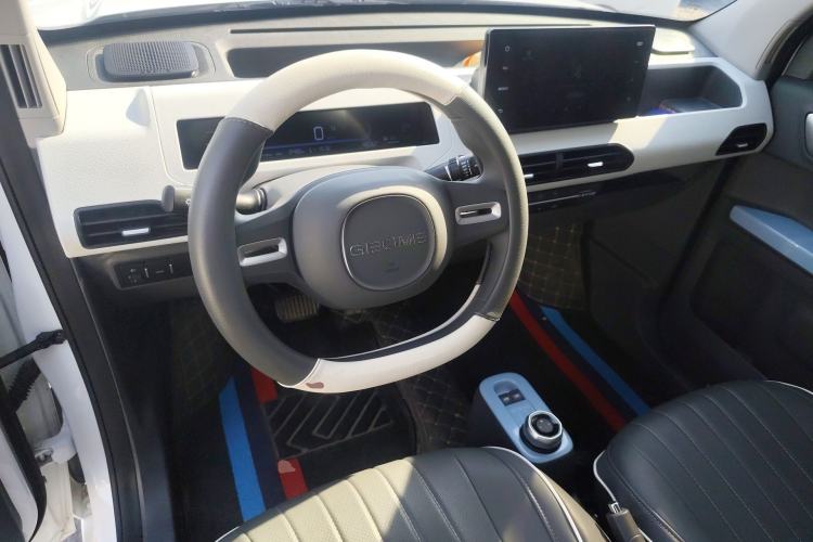 Used Geely Galaxy Panda 2024 Panda Mini 200km Endurance Bear
