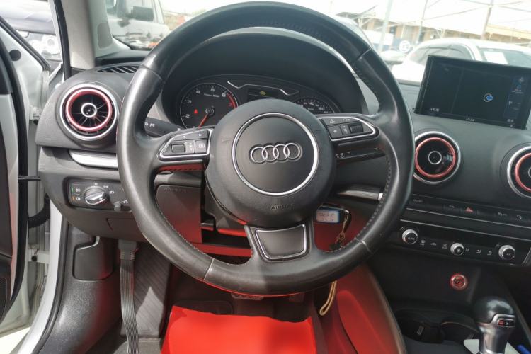 Used Audi A3 2015 Limousine 40 TFSI Automatic Comfort Model Steering Wheel