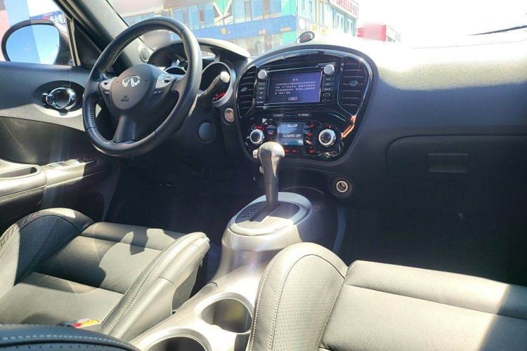 Used Infiniti ESQ 2014 1.6L Spontaneous Edition