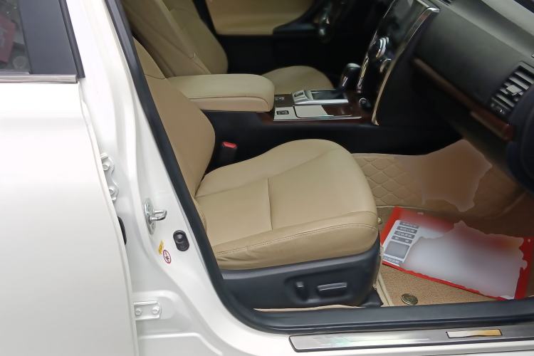 Used Toyota Reiz 2013 2.5V Elite Edition Right Front Seat