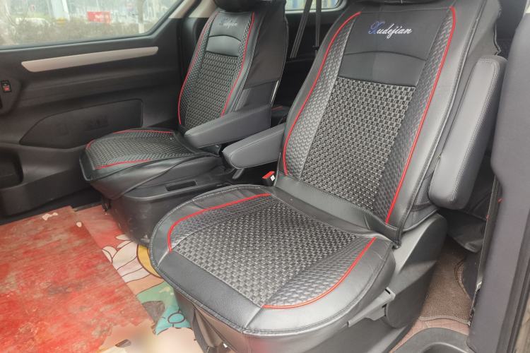 Used SAIC MAXUS G10 2025 2.0L Manual Multi-Function Version Gasoline 7 Seats Left Rear Seat