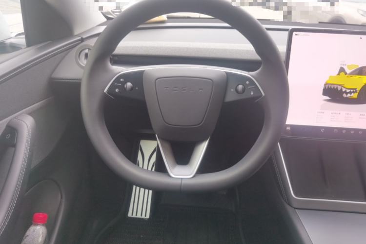 Used Tesla Model Y 2025 Rear-Wheel-Drive Version Steering Wheel