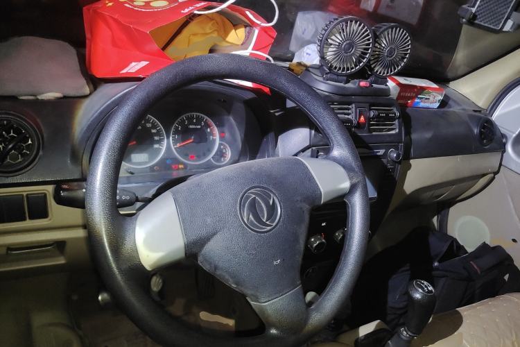 Used Dongfeng Xiaokang C37 2012 1.4L Entrepreneur II Type DK13-06 Center Console