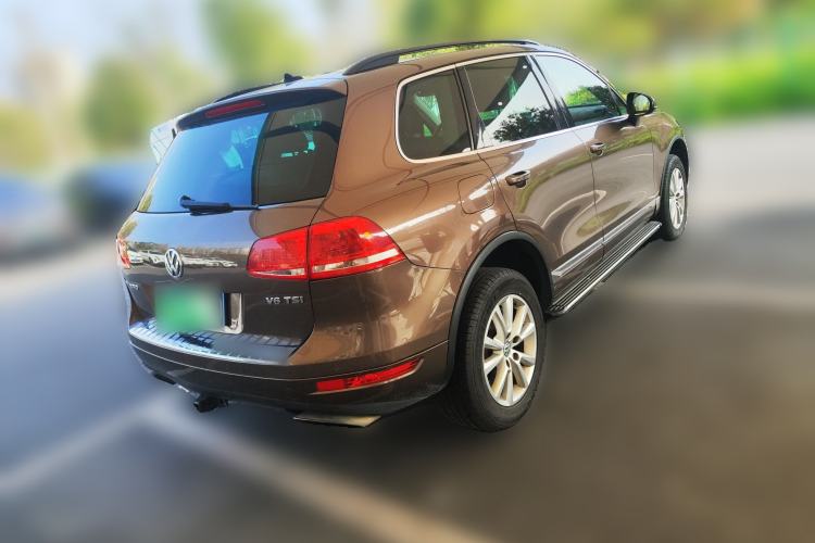 Used Volkswagen Touareg 2011 3.0 TSI High-End Version Rear Right 45 Deg