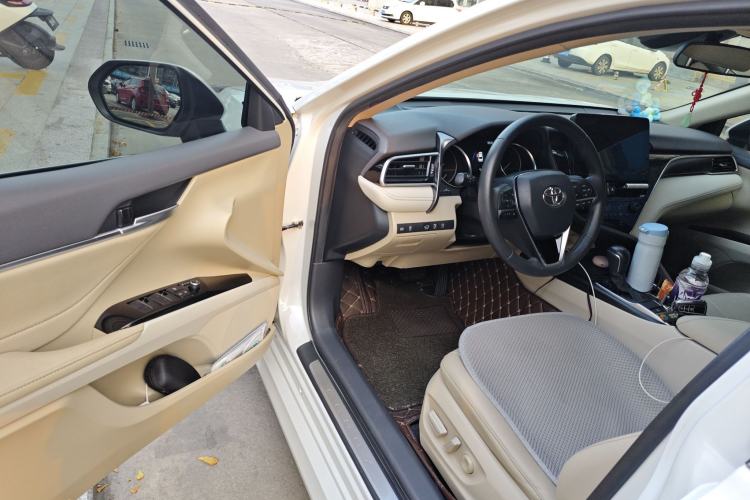 Used Toyota Camry 2021 2.0G Luxury Edition
